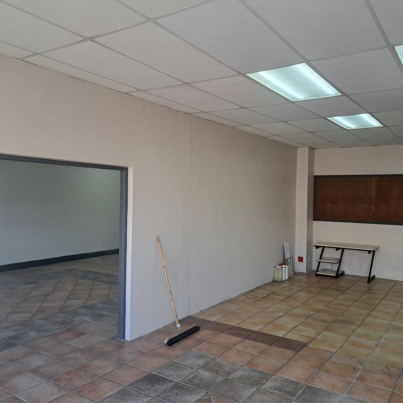 To Let commercial Property for Rent in Sidwell Eastern Cape